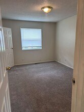 10705 W 90th Terrace in Overland Park, KS - Building Photo - Building Photo