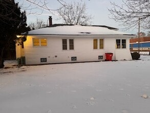 694 Mc Alister Ave in Benton Harbor, MI - Building Photo - Building Photo