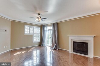 9137 Ribbon Falls Loop in Bristow, VA - Building Photo - Building Photo