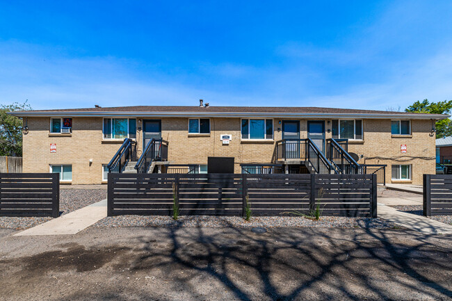 370 Benton St in Lakewood, CO - Foto de edificio - Building Photo