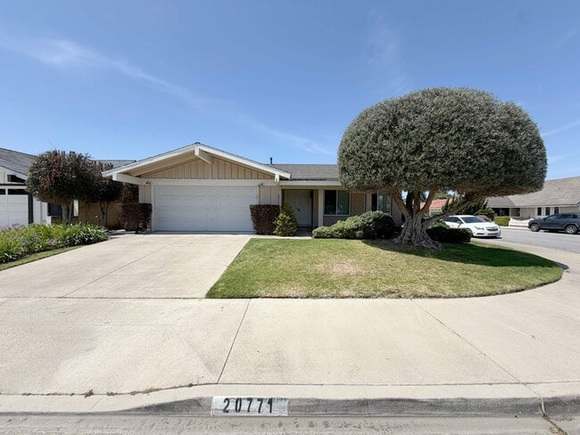 20771 National Ln in Huntington Beach, CA - Building Photo - Building Photo