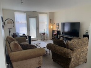 218 Thorndike St, Unit 1 in Cambridge, MA - Building Photo - Building Photo