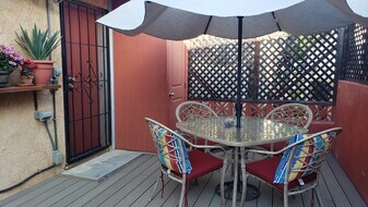 4049 Sunset Dr in Los Angeles, CA - Building Photo