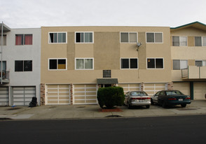 978 Nora Way Apartments