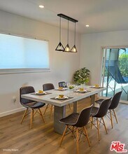 6615 Farralone Ave in Los Angeles, CA - Building Photo - Building Photo