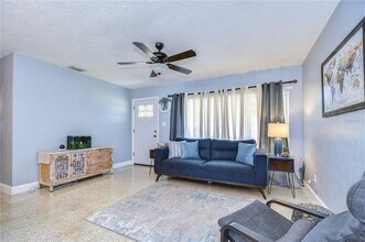 5635 24th Ave N in St. Petersburg, FL - Building Photo - Building Photo