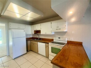 3417 SW Santa Barbara Pl in Cape Coral, FL - Building Photo - Building Photo