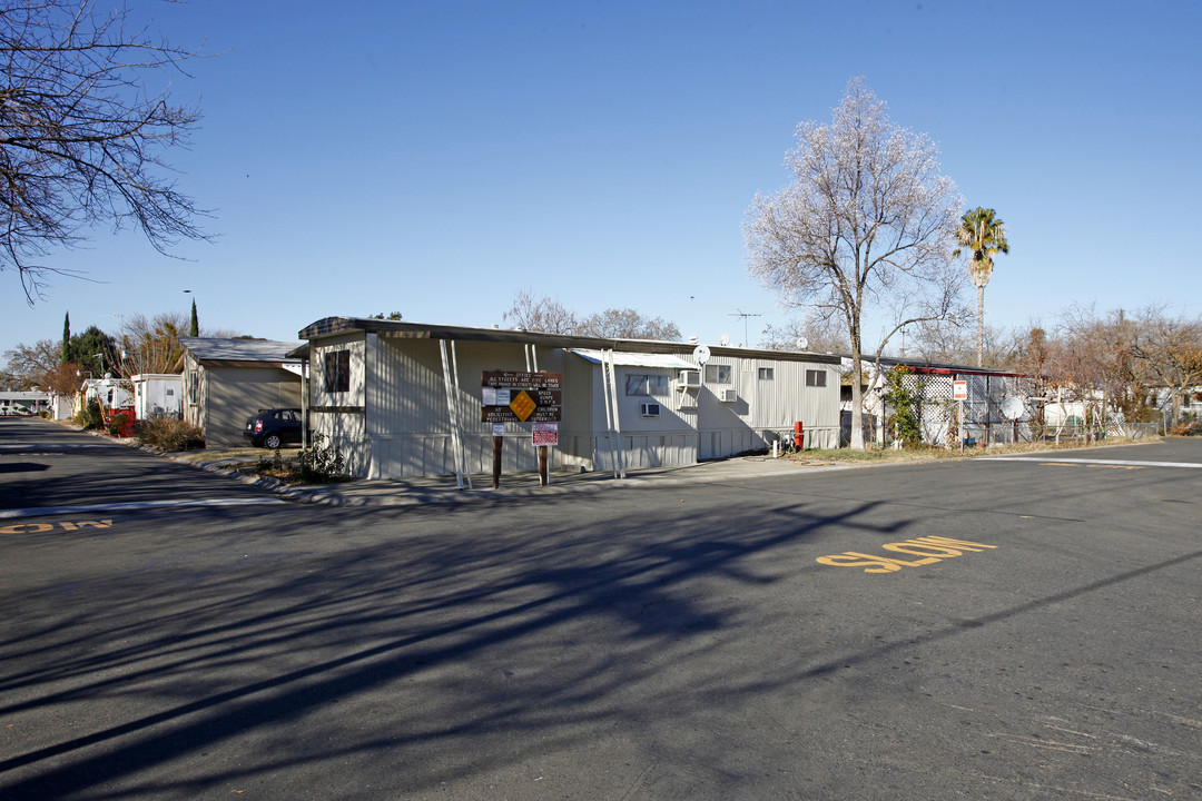 Eleven Oaks Mobile Home Park in North Highlands, CA - Building Photo