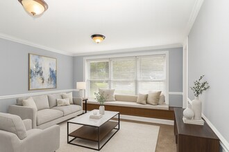 2132 Coronet Dr in Largo, FL - Building Photo - Building Photo