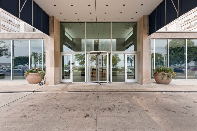 4800 S Chicago Beach Dr in Chicago, IL - Foto de edificio - Building Photo