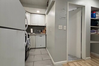 140 Kenrick St, Unit 144-3 in Boston, MA - Building Photo - Building Photo