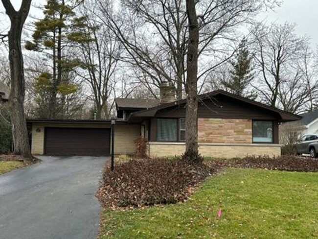 property at 827 Diane Ln