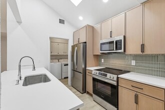 4813 Via Ventura in Mesquite, TX - Foto de edificio - Building Photo