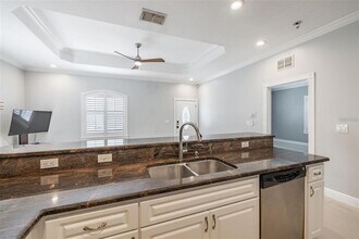 2323 W Cherry St in Tampa, FL - Building Photo - Building Photo