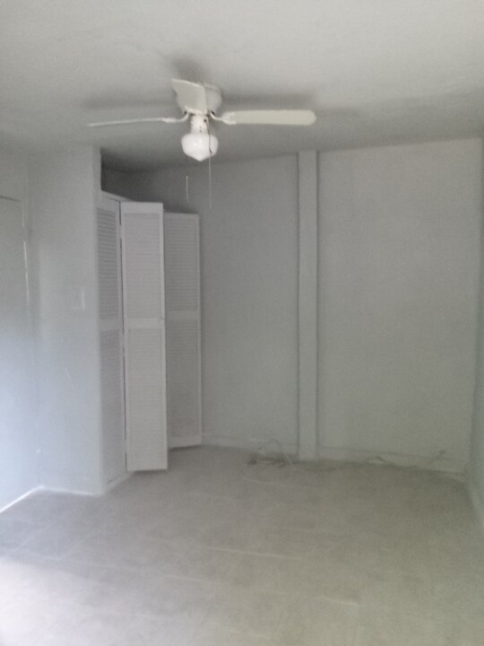 1560 NE 118th St in Miami, FL - Building Photo
