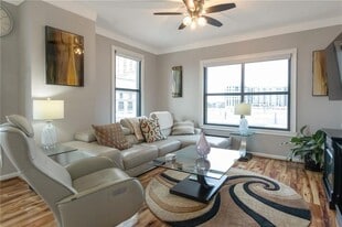 3040 Peachtree Rd in Atlanta, GA - Building Photo