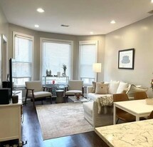 2736 N Wilton Ave, Unit 2 in Chicago, IL - Building Photo