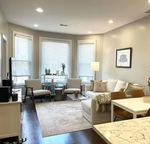 2736 N Wilton Ave, Unit 2, Unit 2