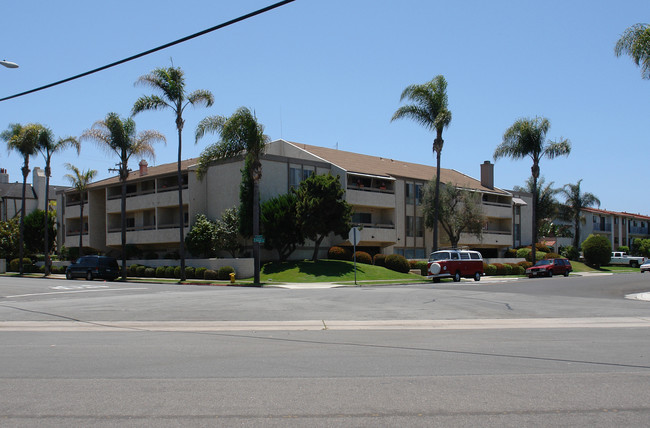 Villa  Corona in Coronado, CA - Building Photo - Building Photo