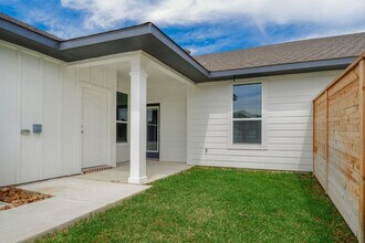 2023 Vintage Farms Wy in Brenham, TX - Building Photo - Building Photo
