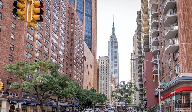 EAST 35 STREET in New York, NY - Building Photo - Building Photo