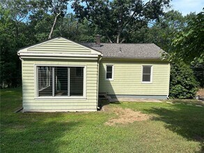 36 Crowell St in Cumberland, RI - Building Photo - Building Photo