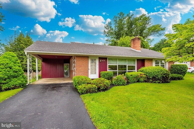 property at 18731 Rolling Rd