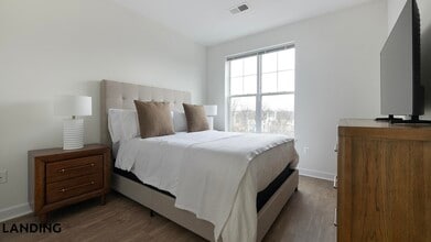 909 Mansion Dr, Unit 712-402 in Frederick, MD - Building Photo - Building Photo