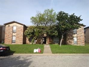 8017 Cambridge Cir in Fort Worth, TX - Building Photo