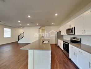 8844 Carmine Cob Ave in Las Vegas, NV - Building Photo - Building Photo