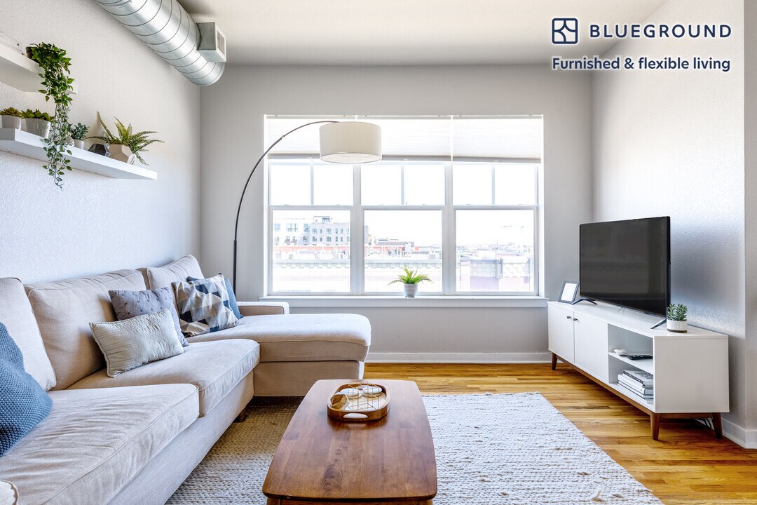 1441 Central St-Unit -FL5-ID13 in Denver, CO - Foto de edificio