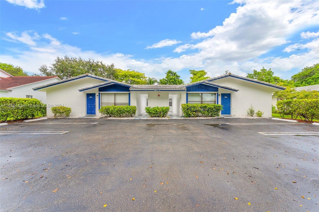 10373 NW 35th St, Unit #ONE OF A KIND in Coral Springs, FL - Building Photo