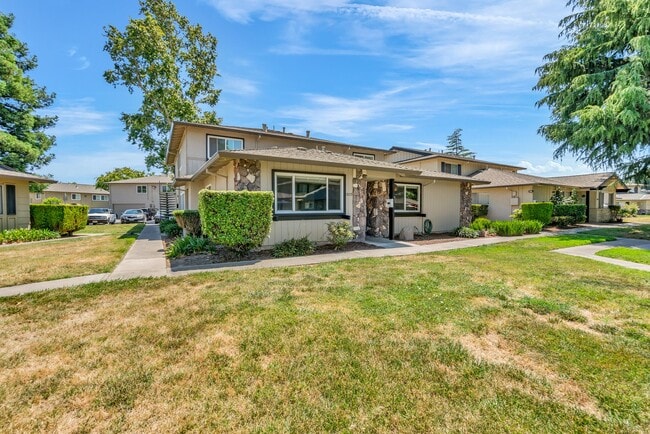 1035 Mohr Ln in Concord, CA - Building Photo - Building Photo