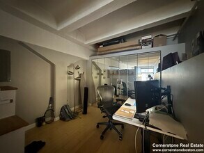 12 Stoneholm St, Unit 510 in Boston, MA - Foto de edificio - Building Photo