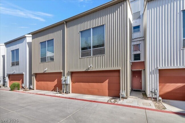 2014 Pin Oak Ave in Las Vegas, NV - Building Photo - Building Photo