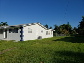 1430 NE 118th Ter in Miami, FL - Building Photo - Building Photo