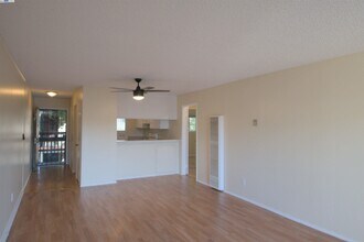 1060 Oak Grove Rd in Concord, CA - Building Photo - Building Photo