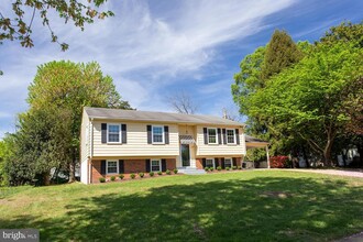 1904 Beulah Rd in Vienna, VA - Building Photo - Building Photo