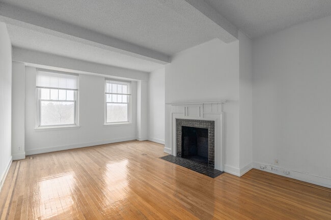 McCallum Apartments in Philadelphia, PA - Foto de edificio - Interior Photo
