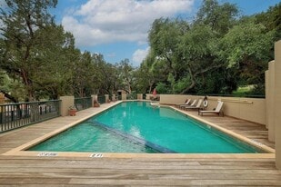 1735 Spyglass Dr in Austin, TX - Building Photo