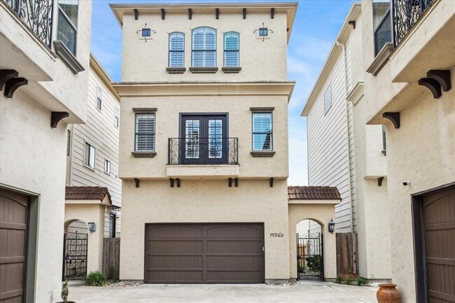 property at 1426 W 21st St