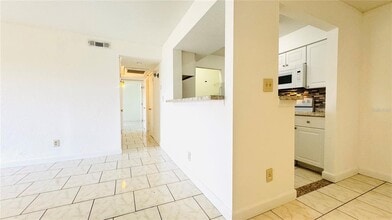 2915 Winkler Ave in Ft. Myers, FL - Building Photo - Building Photo