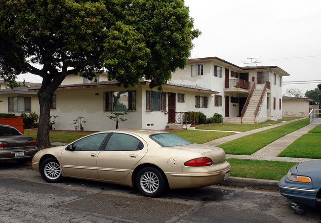 2712 W El Segundo Blvd in Gardena, CA - Building Photo - Building Photo