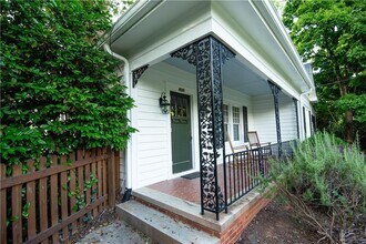 5450 E Mountain St in Stone Mountain, GA - Building Photo - Building Photo