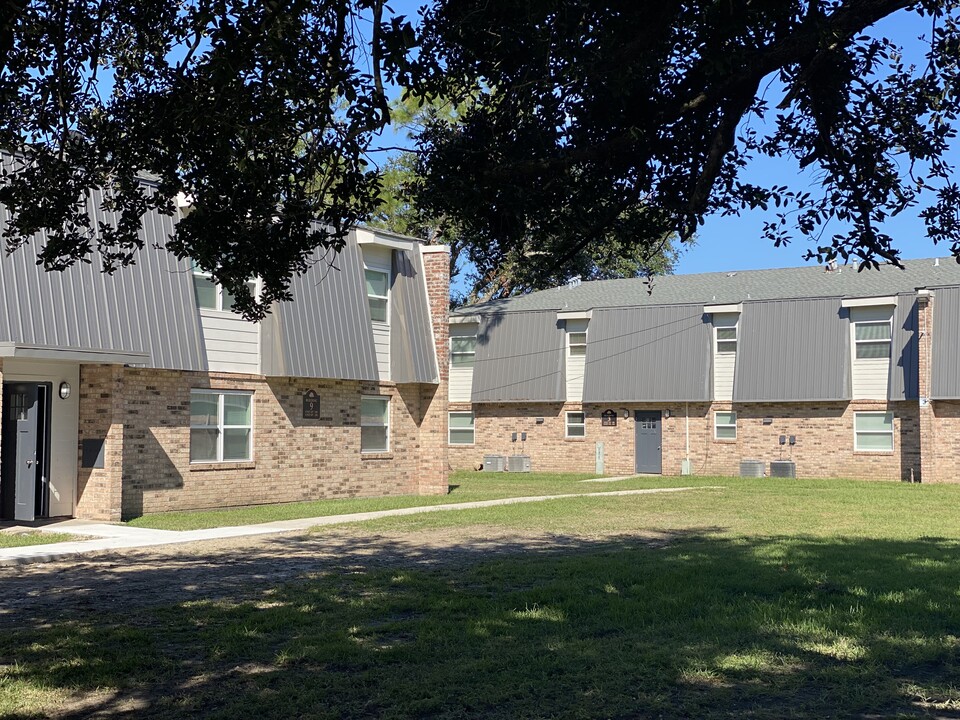 Renaissance Oaks in Houma, LA - Building Photo