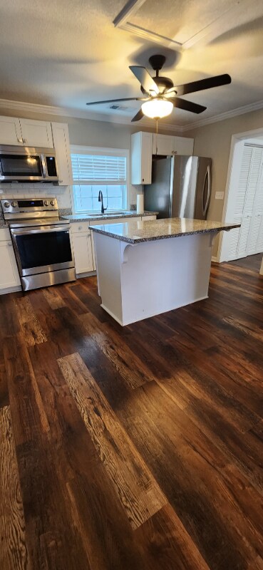 895 Brackett Rd in Marietta, GA - Foto de edificio - Building Photo