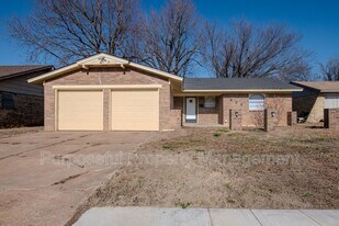 809 Meadowgreen Dr in Midwest City, OK - Building Photo