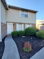 2238 Spring Meadow Ln SE, Unit #8 Apartamentos