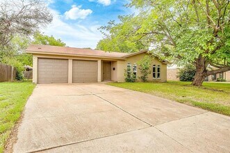 144 NW Suzanne Terrace in Burleson, TX - Building Photo - Building Photo