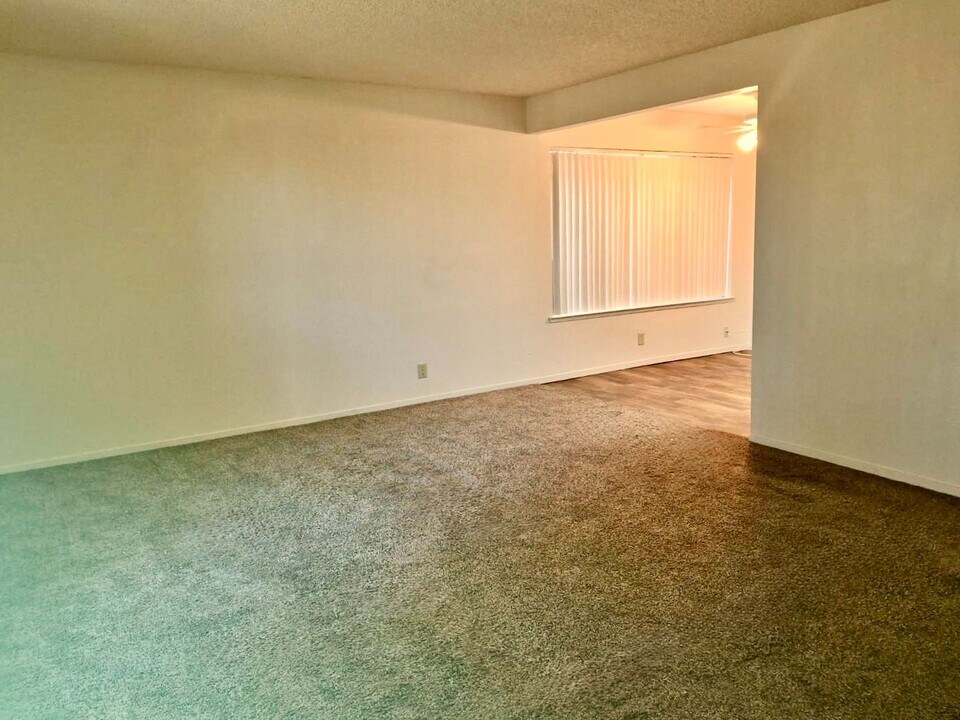 11580 Garnet Way in Auburn, CA - Building Photo